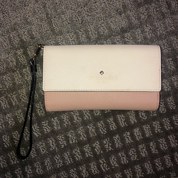 kate spade Handbags - Kate Spade Authentic Wristlet
